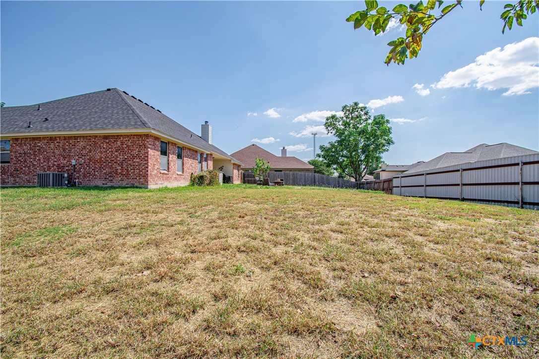 202 Weeping Willow Court Property Photo 26