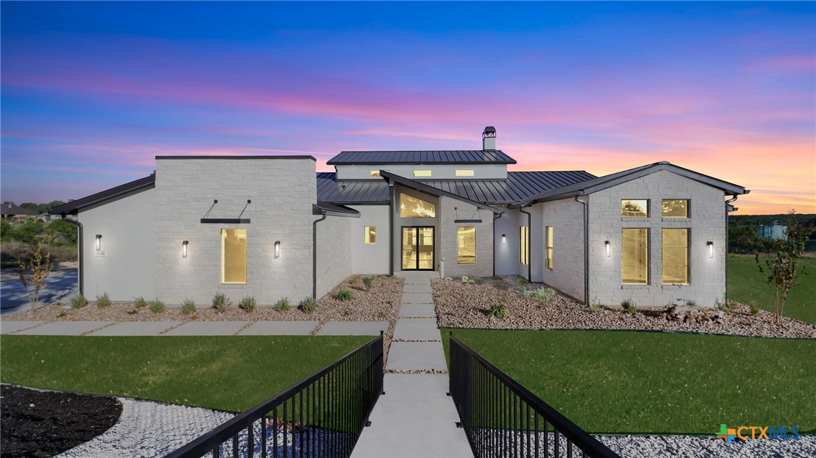 1126 Vintage Way Property Photo 1