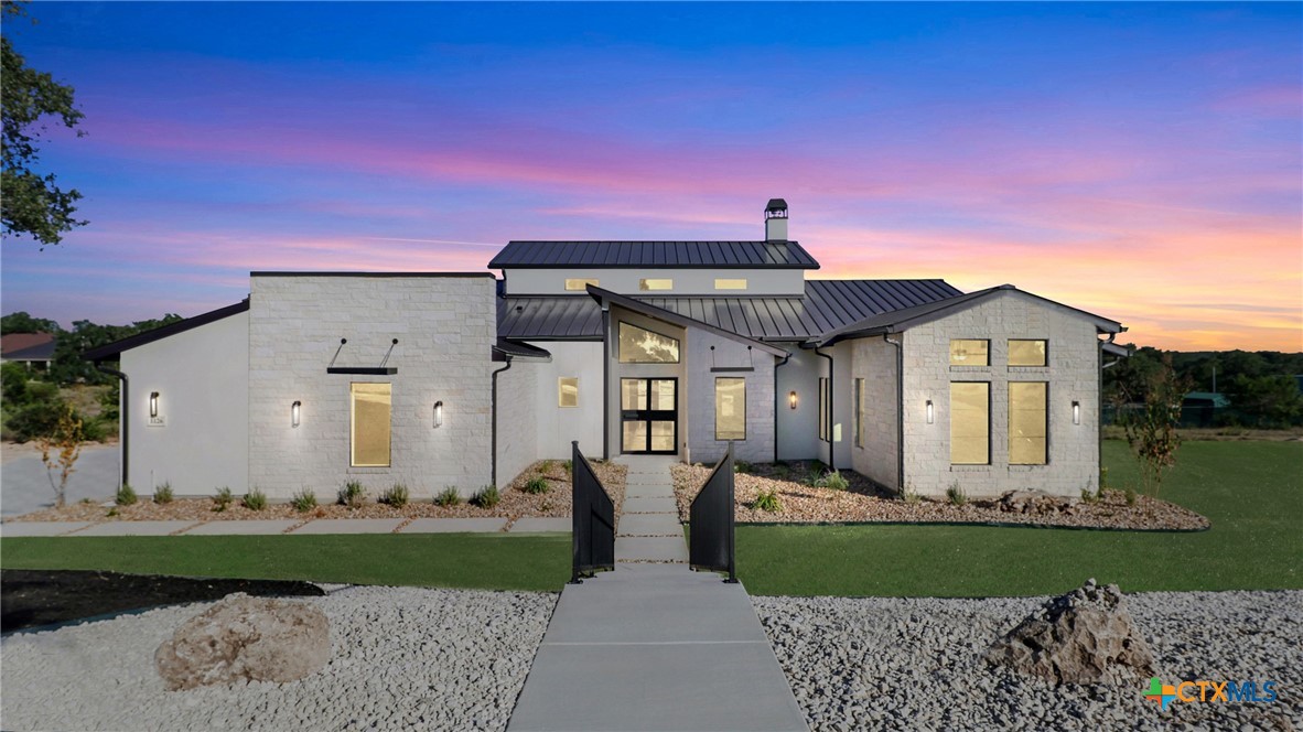 1126 Vintage Way Property Photo 2