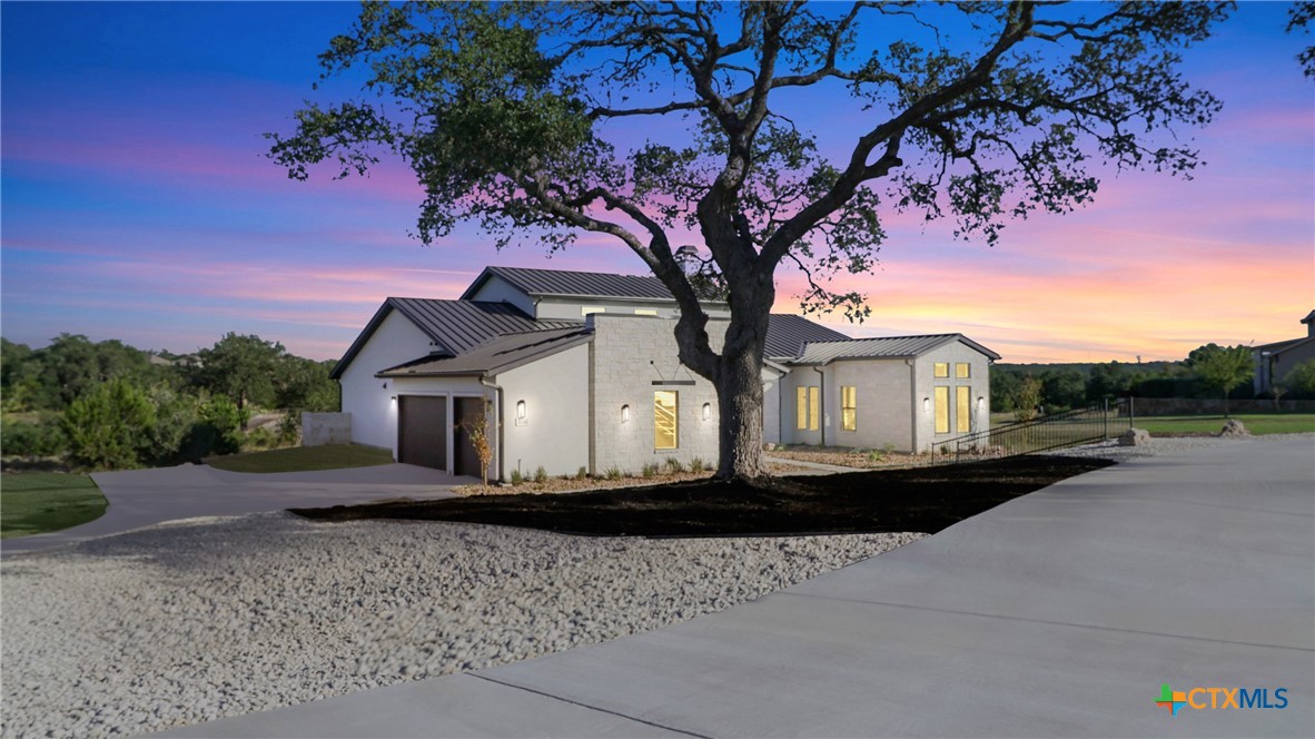 1126 Vintage Way Property Photo 4