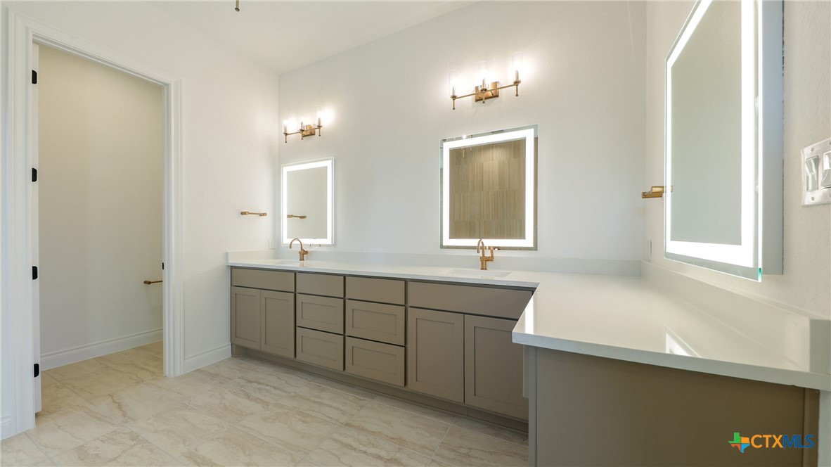 1126 Vintage Way Property Photo 26