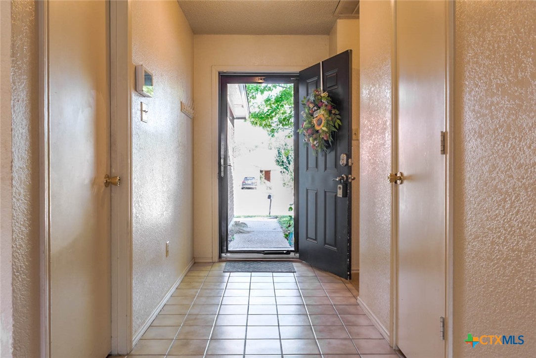 2314 Bernice Circle Property Photo 4