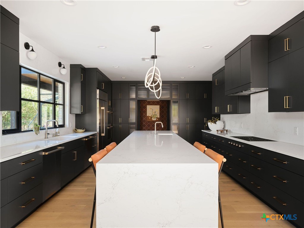 353 Lakeview Boulevard Property Photo 7