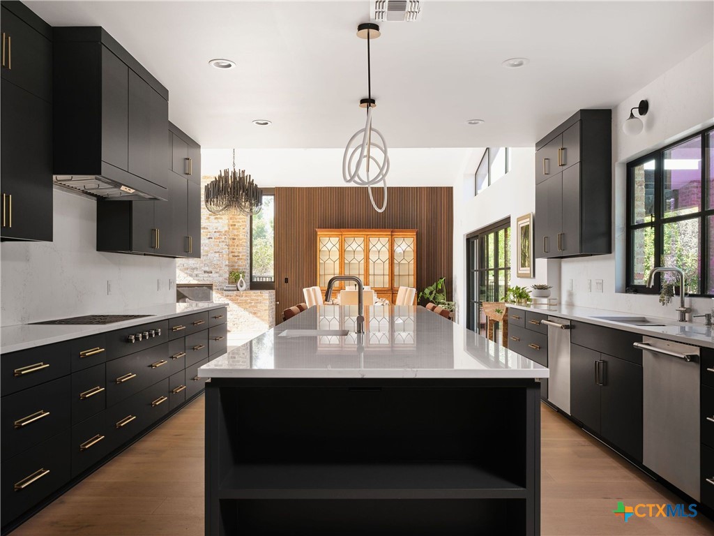 353 Lakeview Boulevard Property Photo 16