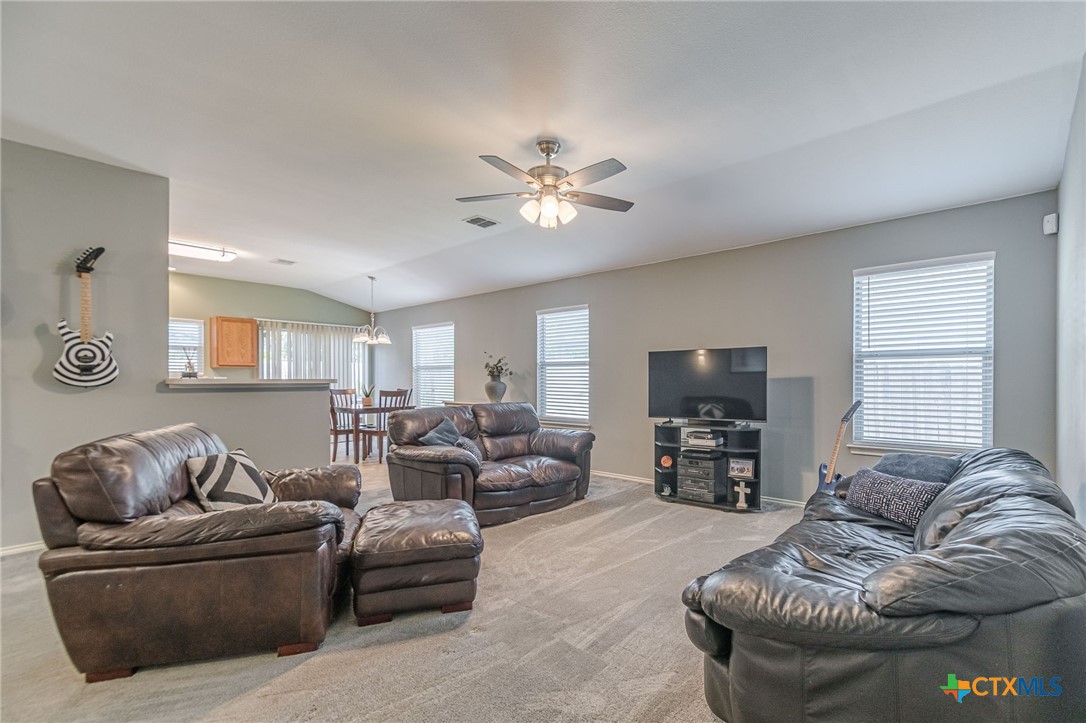 2369 Carson Loop Property Photo 2