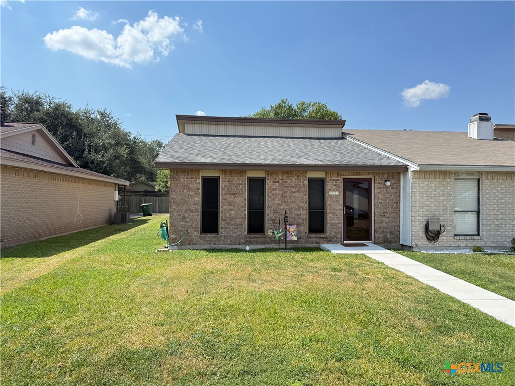 311 Versailles Property Photo 1