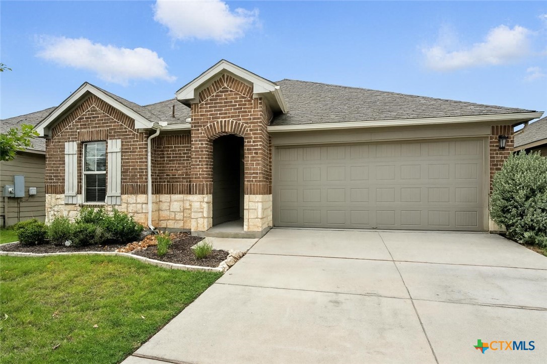 1046 Amble Oak