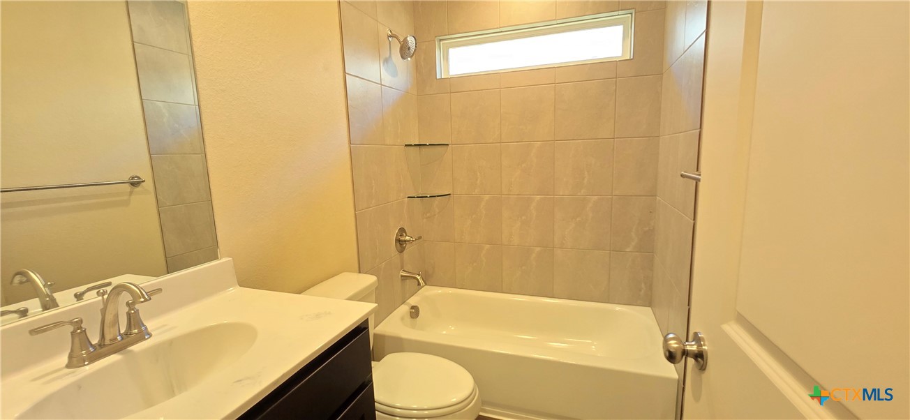 338 Monty Road Property Photo 9