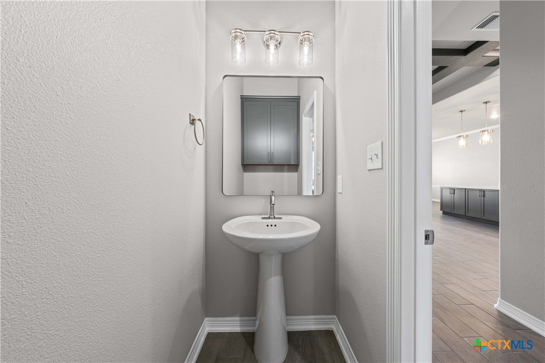 1011 Alice Circle Property Photo 27