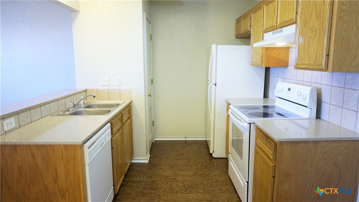411 E Central Texas Expressway Property Photo 4