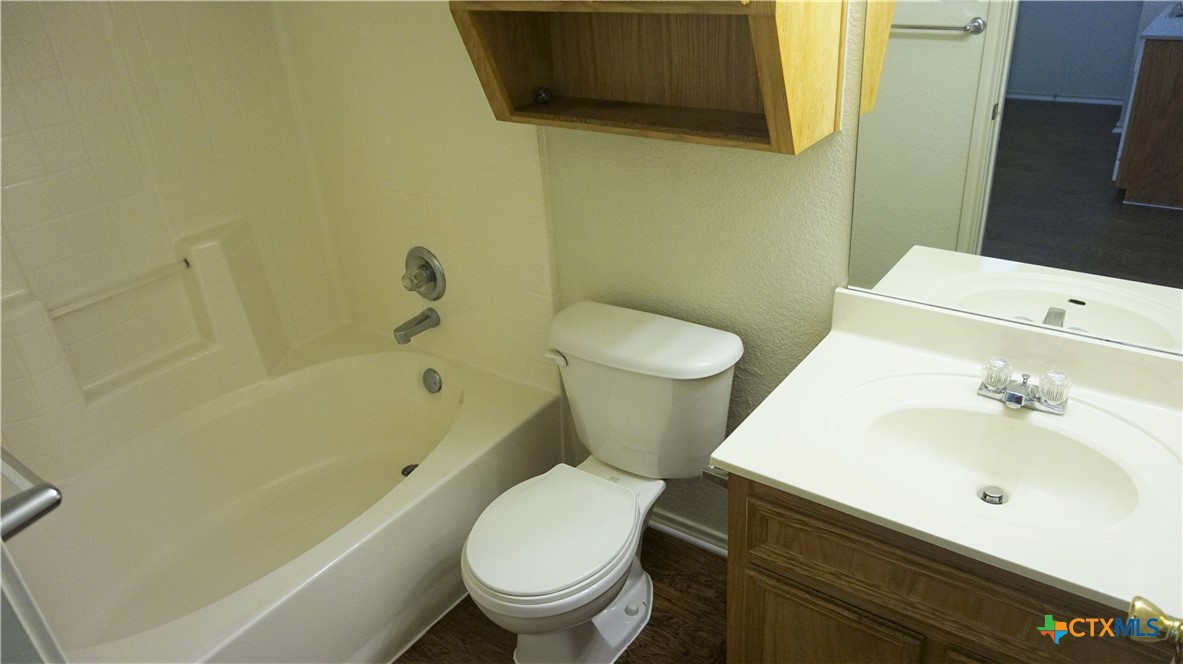 411 E Central Texas Expressway Property Photo 11