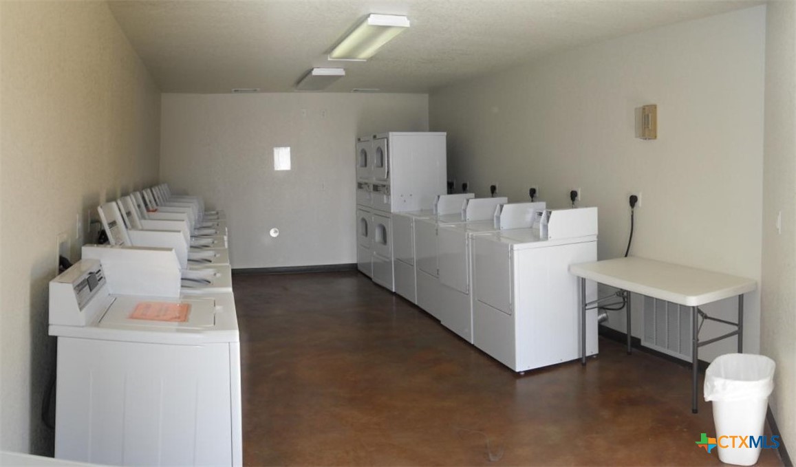 411 E Central Texas Expressway Property Photo 12