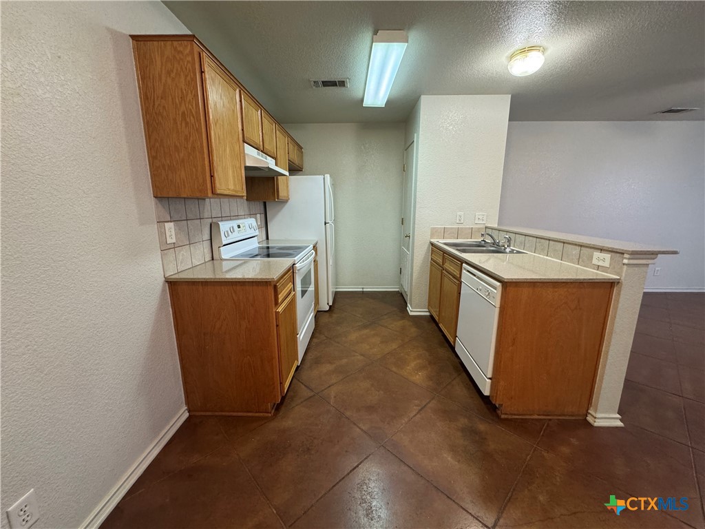 411 E Central Texas Expressway Property Photo 15