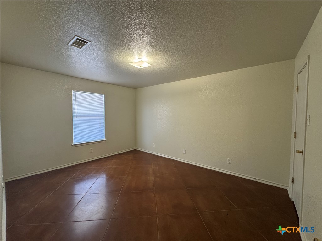 411 E Central Texas Expressway Property Photo 16