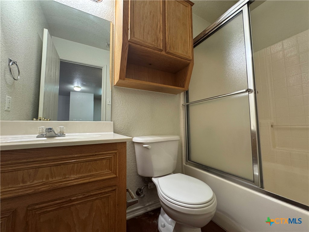 411 E Central Texas Expressway Property Photo 17