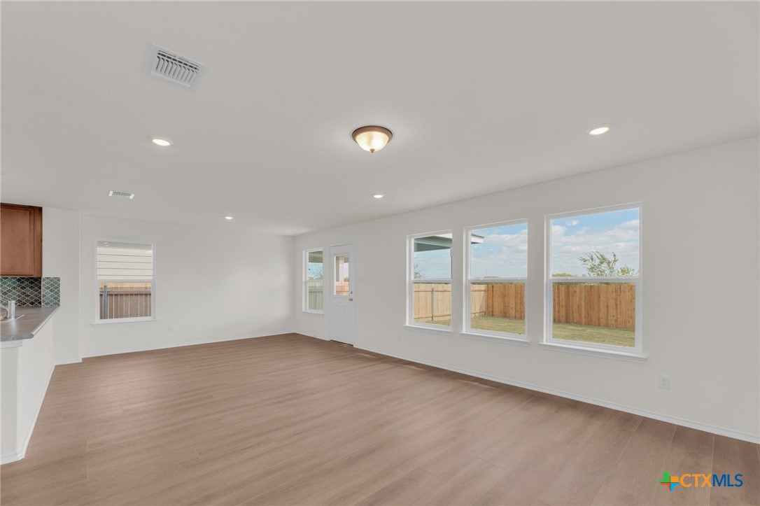 1925 Jadd Street Property Photo 8