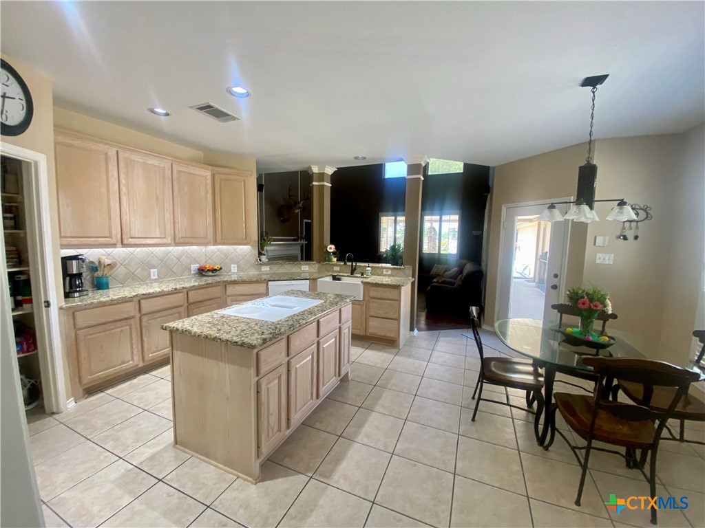 256 Las Brisas Boulevard Property Photo 5
