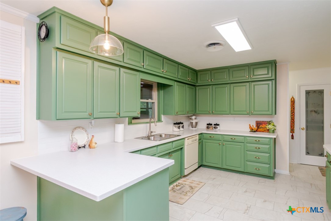 108 Arrowhead Drive Property Photo 1