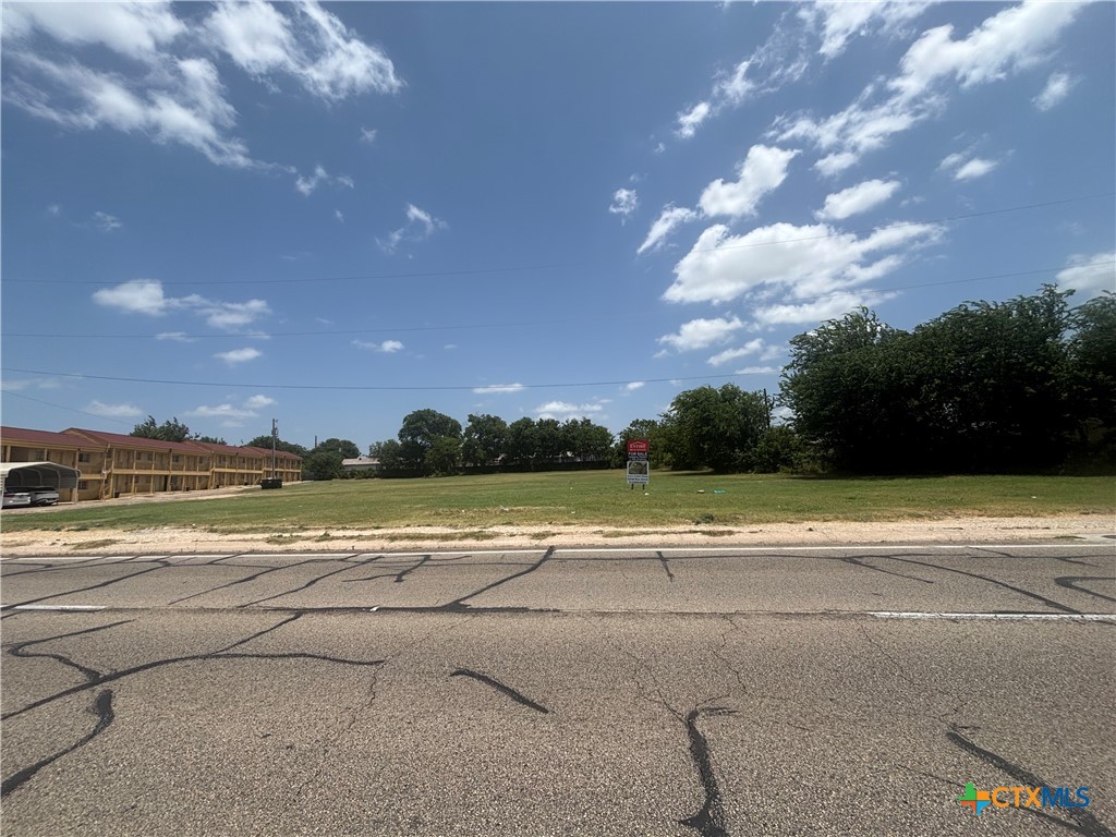 801 E VETERANS MEMORIAL Boulevard