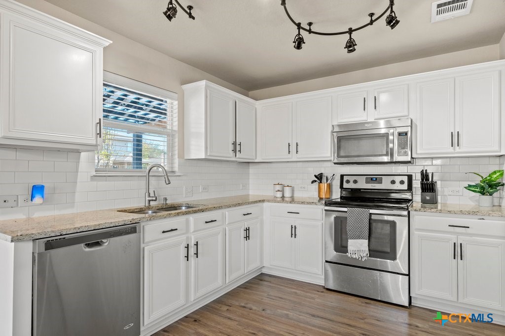 2111 Wiltshire Drive Property Photo 8