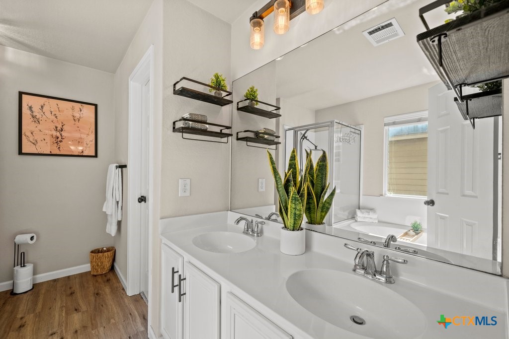 2111 Wiltshire Drive Property Photo 13