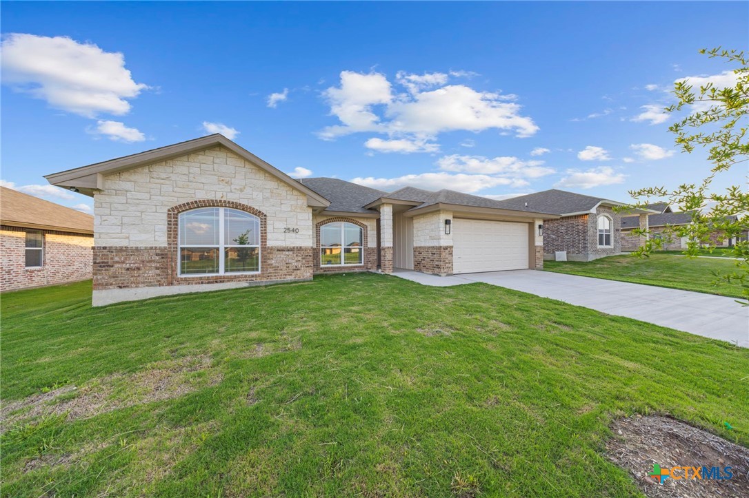 2540 Cowgirl Trail Property Photo 1