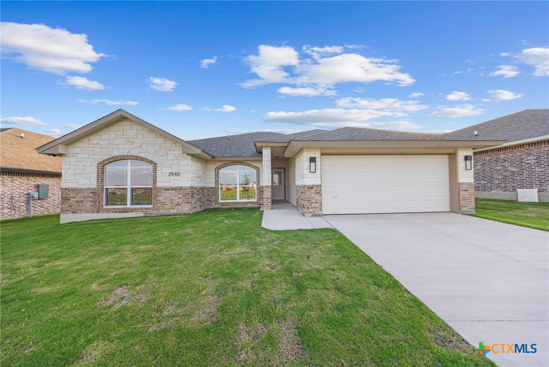 2540 Cowgirl Trail Property Photo 2
