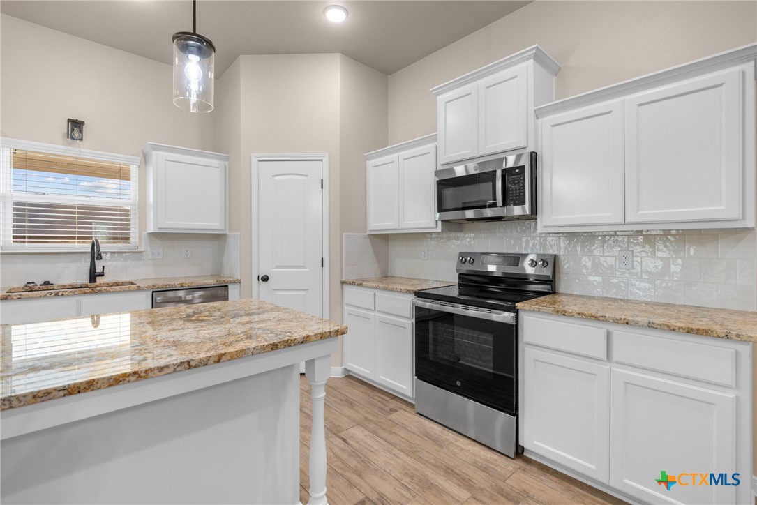 2540 Cowgirl Trail Property Photo 12
