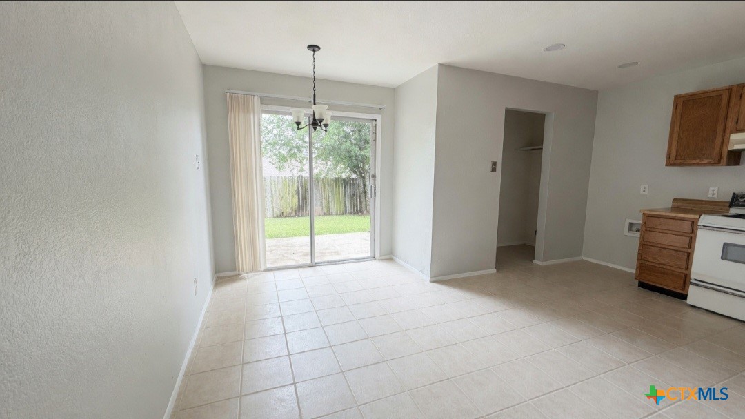3704 Trotwood Trail Property Photo 8