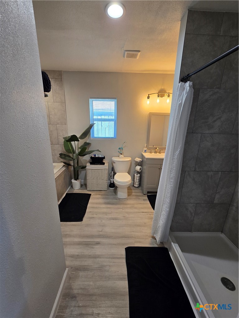 3704 Trotwood Trail Property Photo 13
