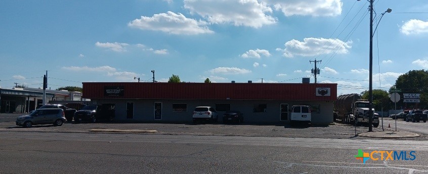 3402 E Veterans Memorial Boulevard Property Photo 1