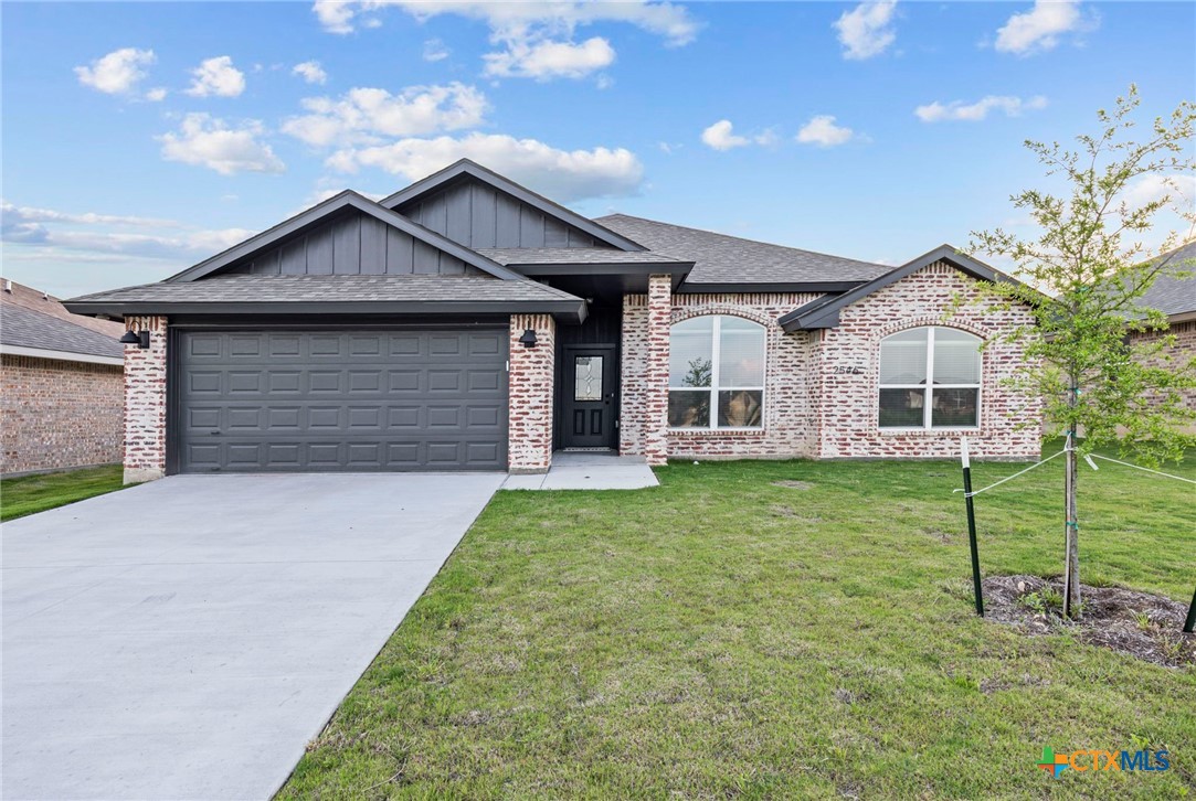 2546 Cowgirl Trail Property Photo 1