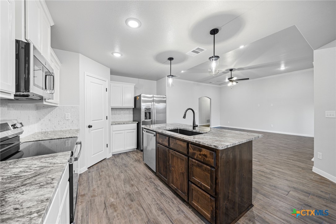 2546 Cowgirl Trail Property Photo 8