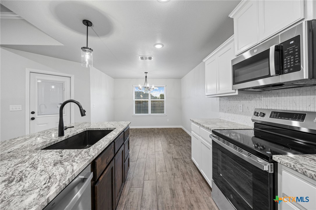 2546 Cowgirl Trail Property Photo 9