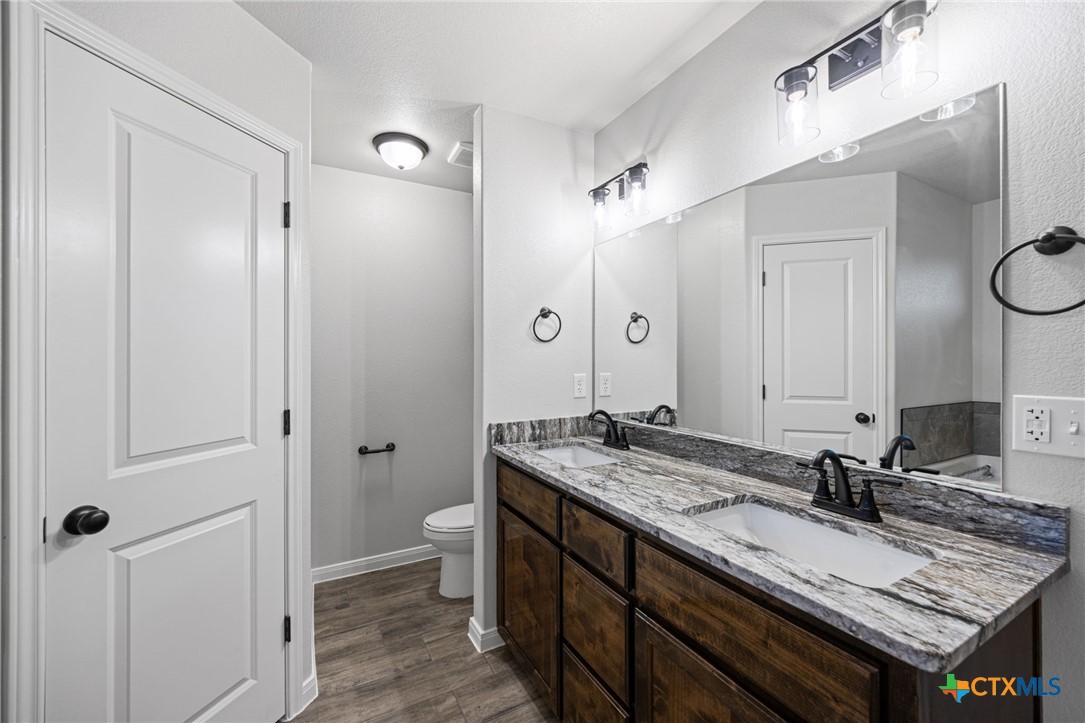 2546 Cowgirl Trail Property Photo 17