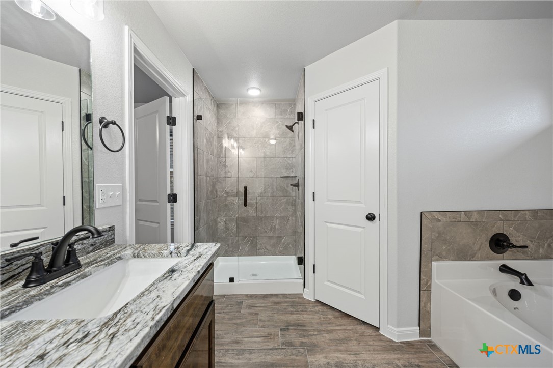 2546 Cowgirl Trail Property Photo 19