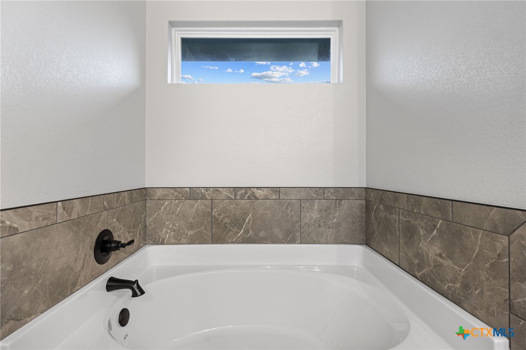 2546 Cowgirl Trail Property Photo 20