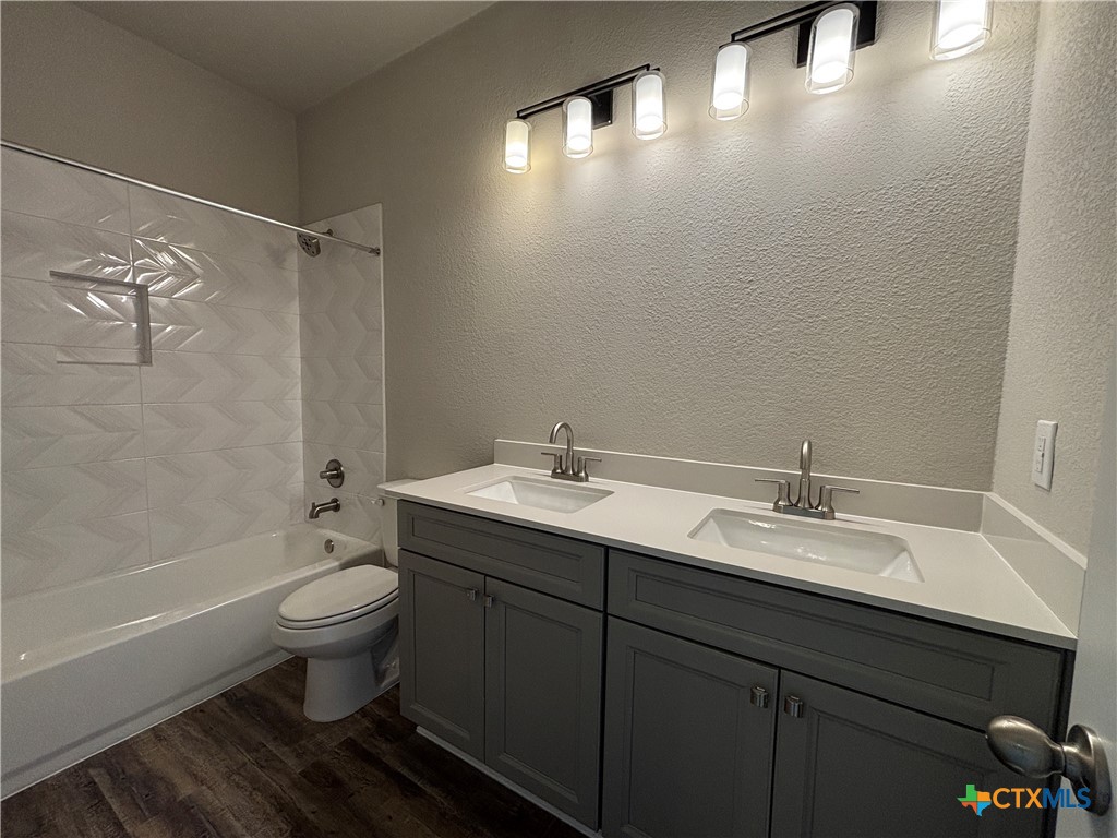 423 Calumet Property Photo 8