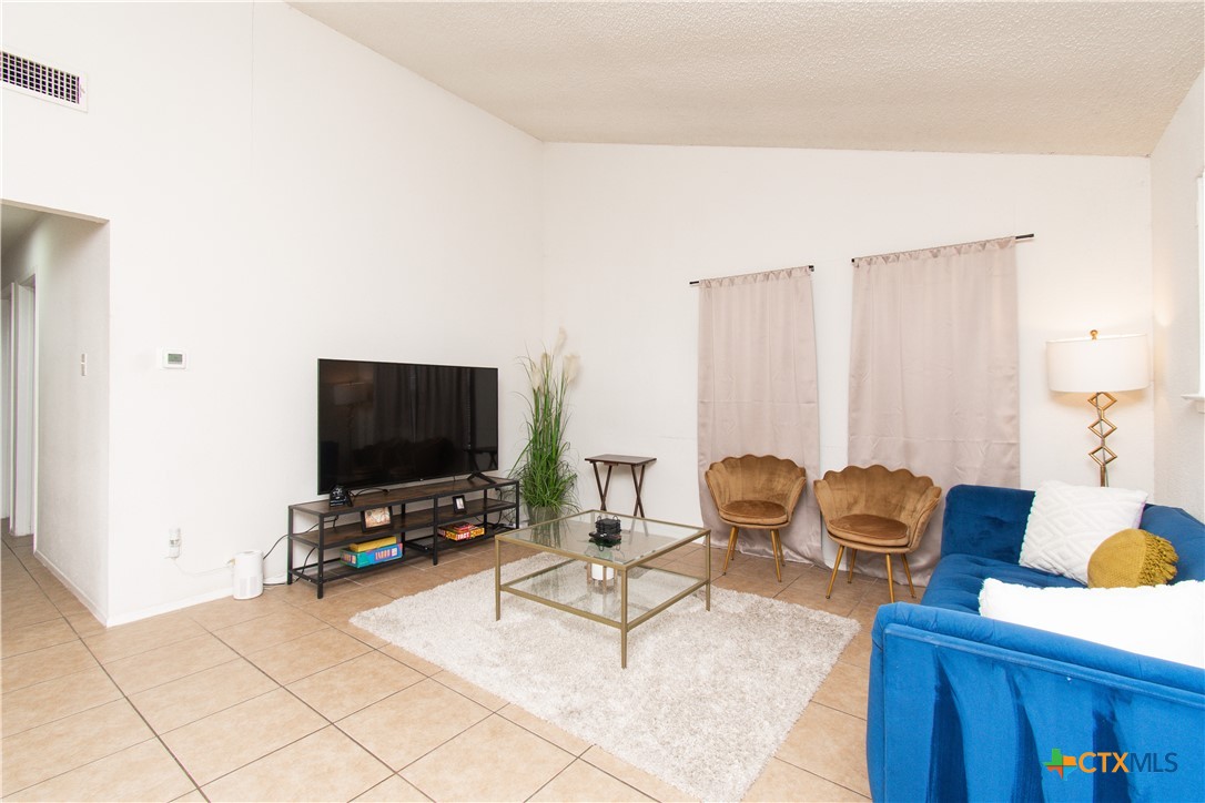 4405 Teri Road A Property Photo 2