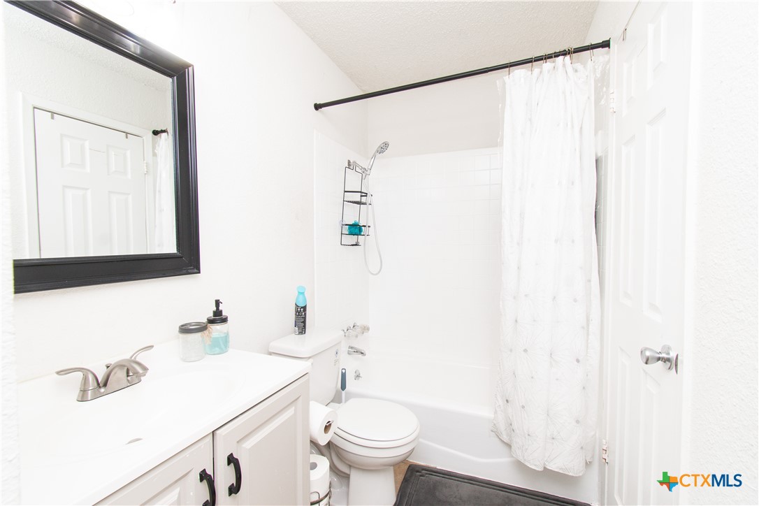 4405 Teri Road A Property Photo 10