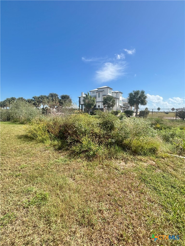 501 W Maple Street Property Photo 15