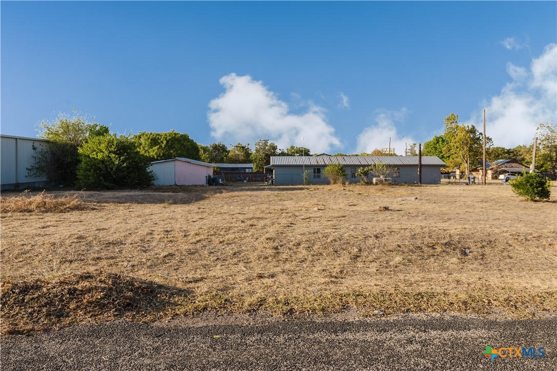 211 E Ave. K Property Photo 11