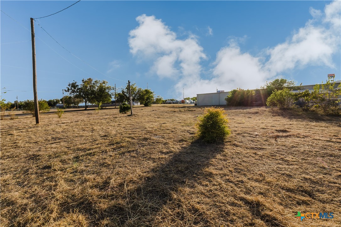211 E Ave. K Property Photo 16