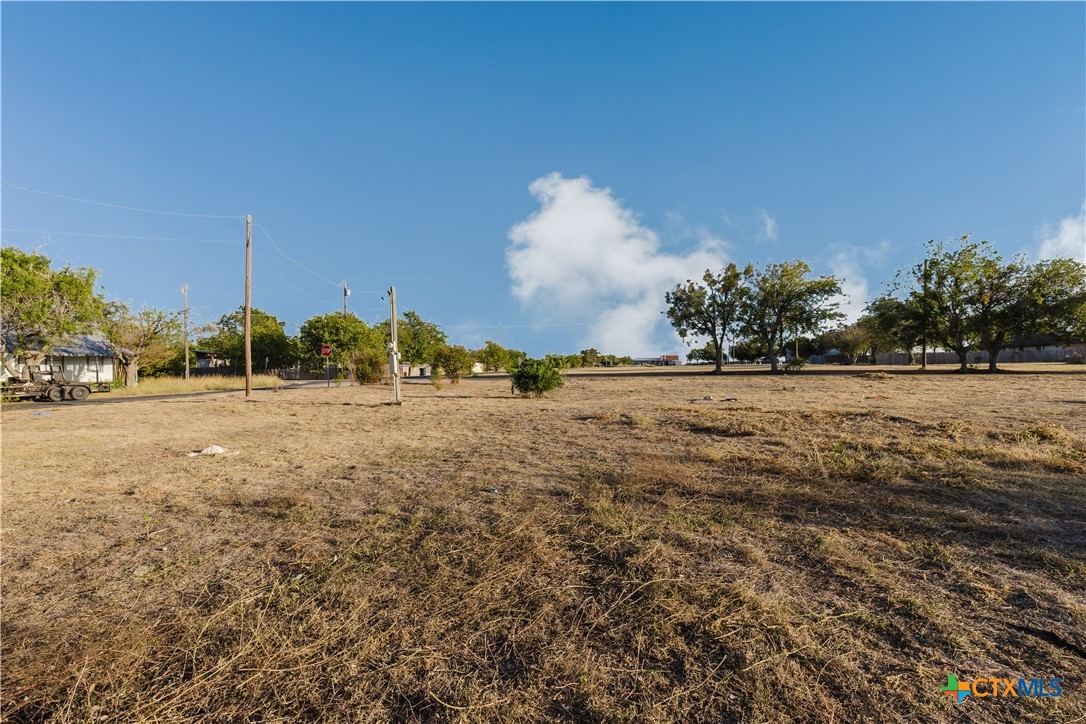 211 E Ave. K Property Photo 17