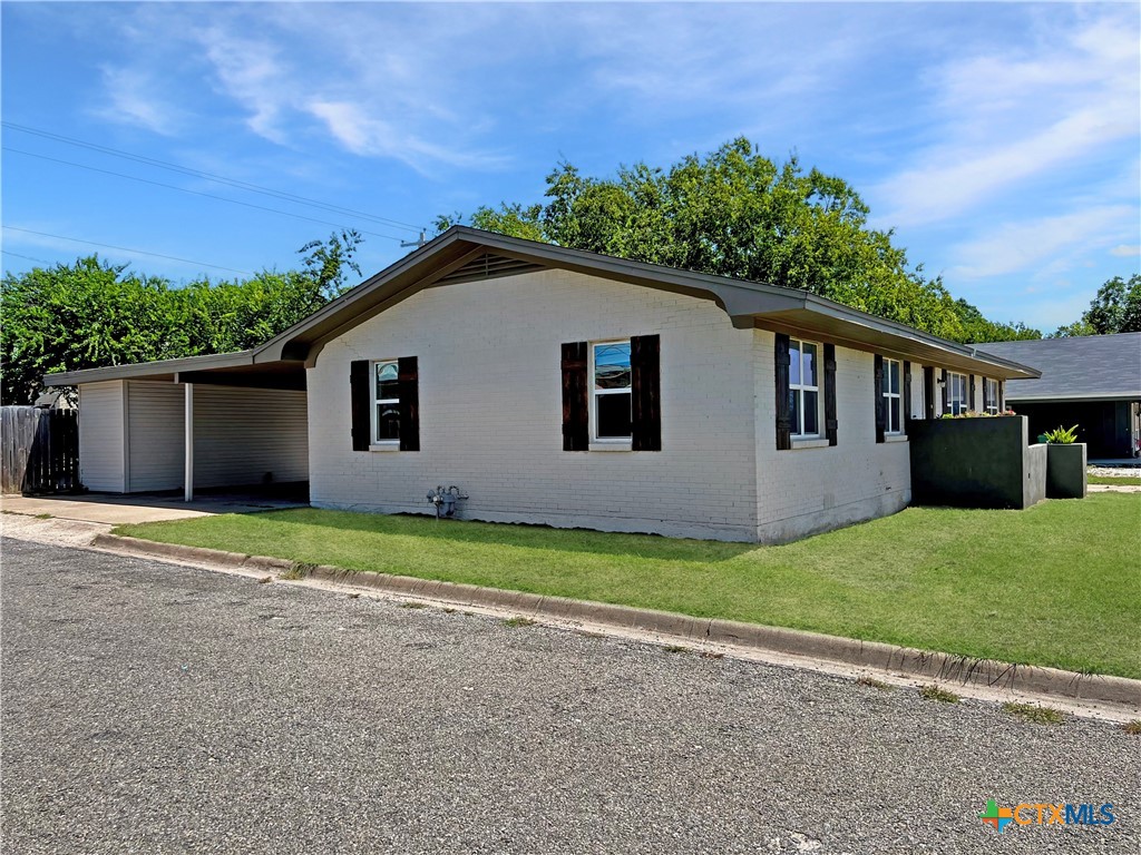 1311 W Main Street Property Photo 5