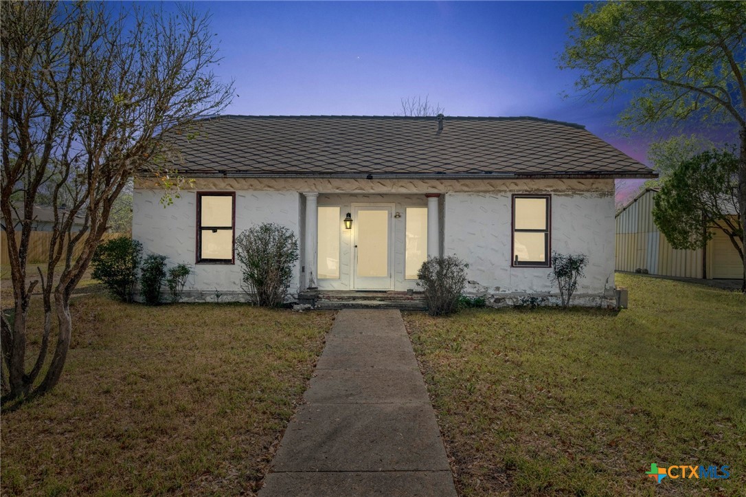 809 S Pecan Avenue Property Photo 1