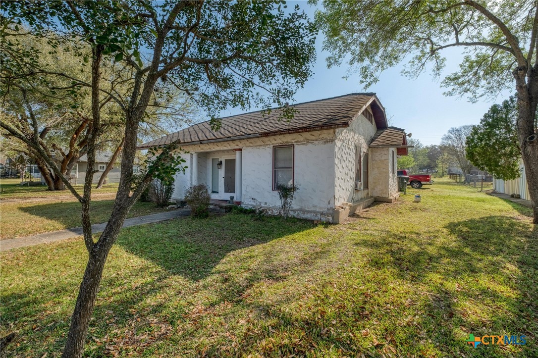 809 S Pecan Avenue Property Photo 3