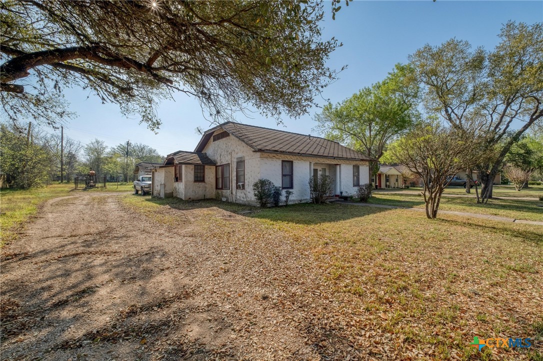 809 S Pecan Avenue Property Photo 4
