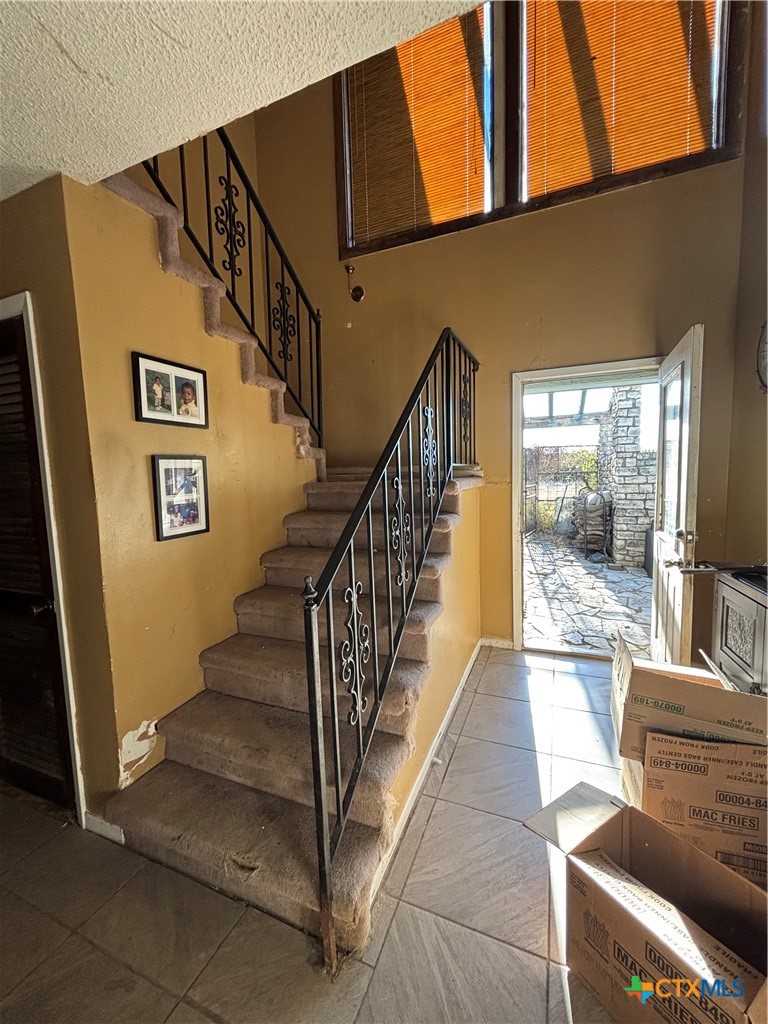 946 County Road 4818 Property Photo 6