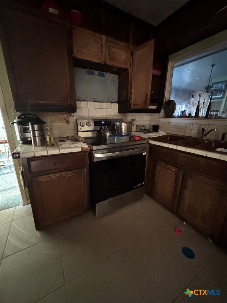 946 County Road 4818 Property Photo 10